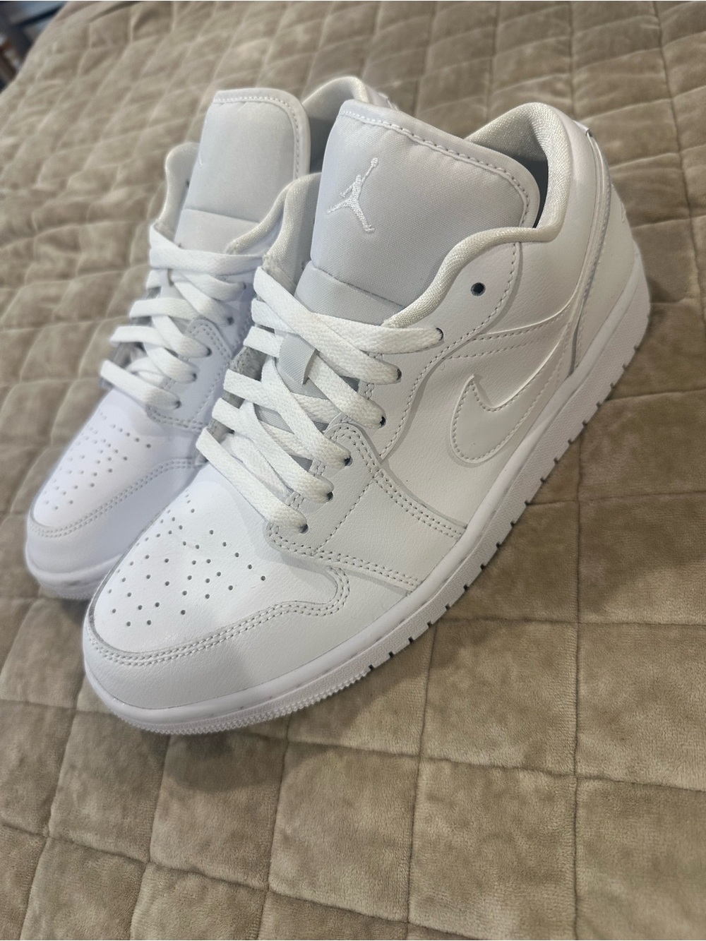 Nike Air Jordan 1 Low - All White womens Sneakers